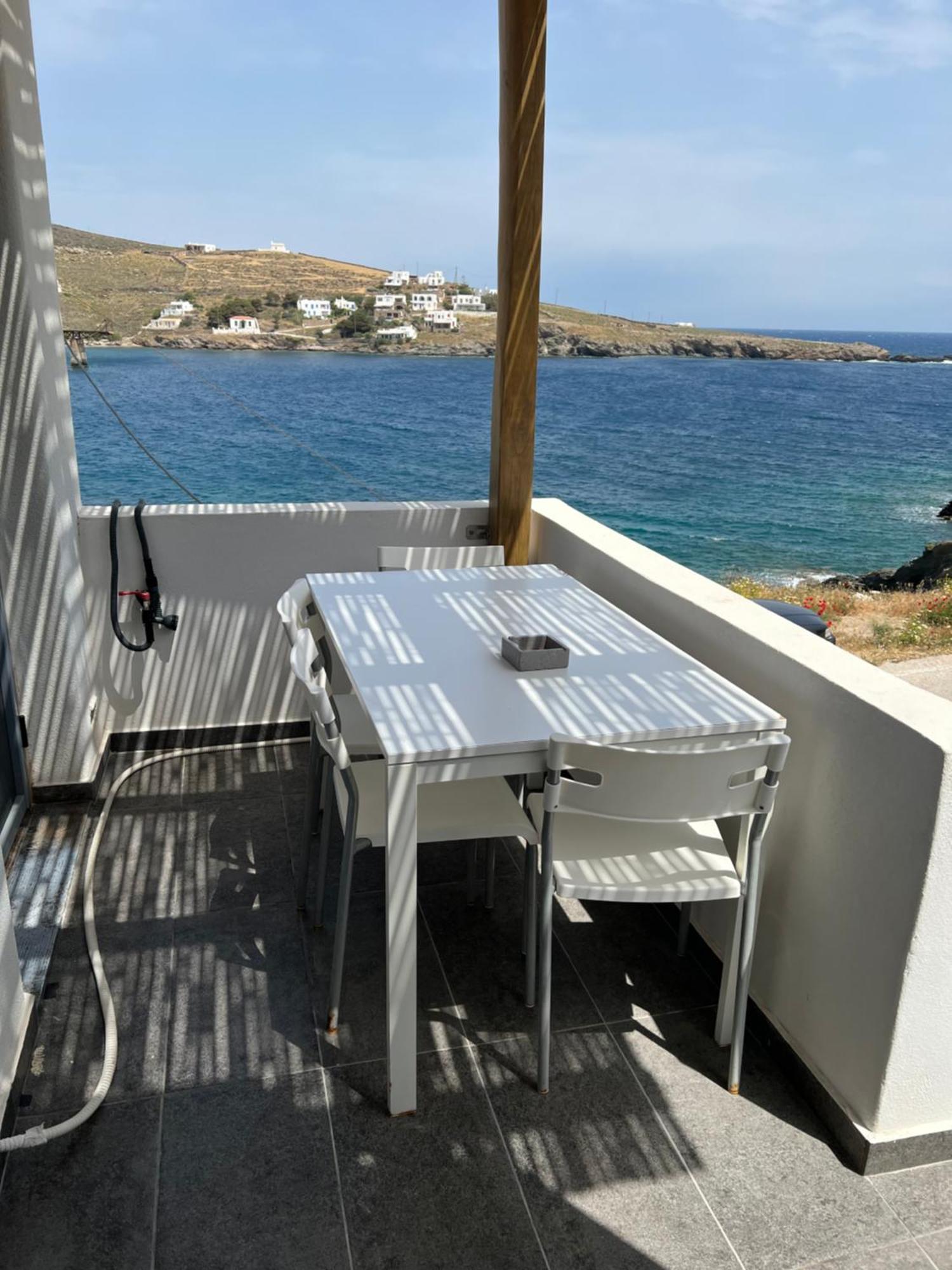Theis Seafront Retreat - Loutra Seaview Bliss Loutrá Екстериор снимка